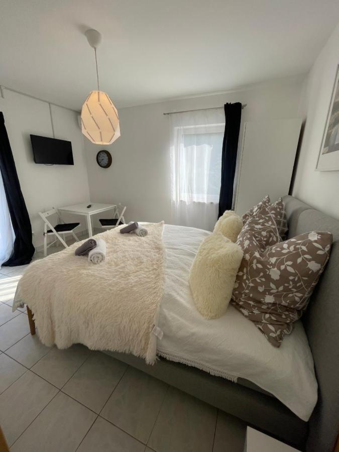 Enna Apartment 1 Perfect Location 메덜린 외부 사진